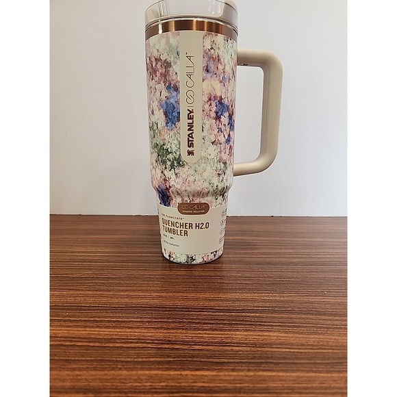 Authentic Stanley x CALIA 30 oz. Quencher H2.0 FlowState Tumbler Olive Eden gold - Picture 2 of 8